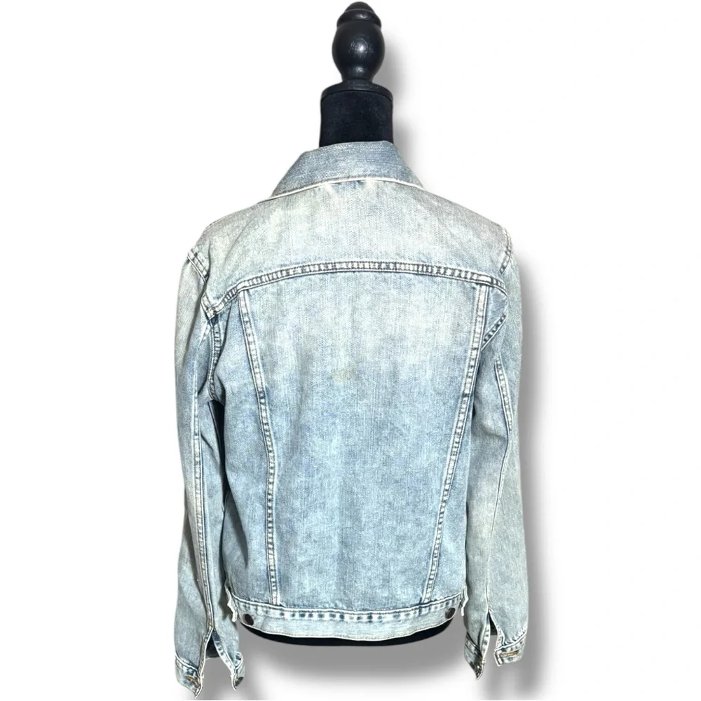 GAP Blue Light Wash Denim Slim Fit Button Front Closure Jacket With Four Pockets - Picture 6 of 16